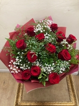 Twelve red roses